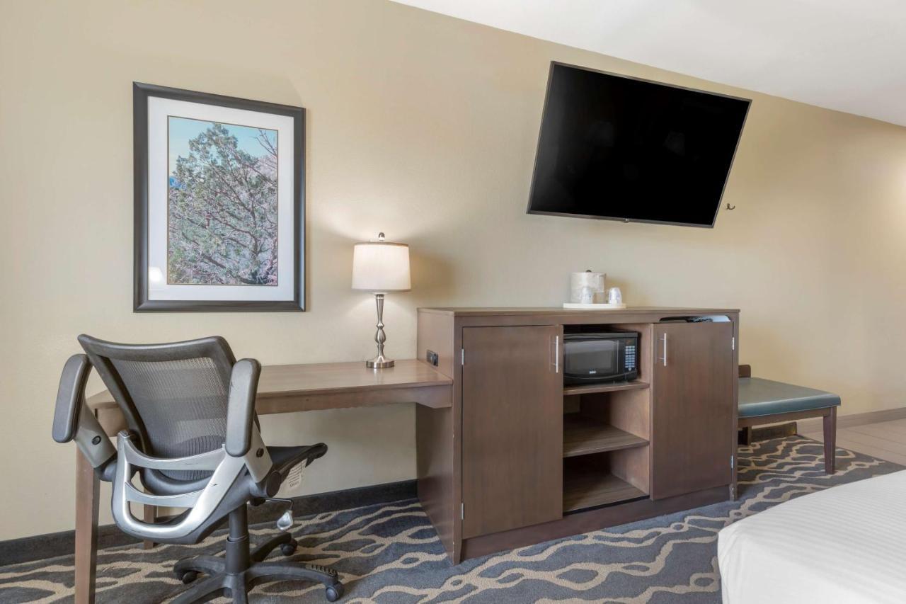 Best Western Plus Fort Stockton Hotel Bagian luar foto