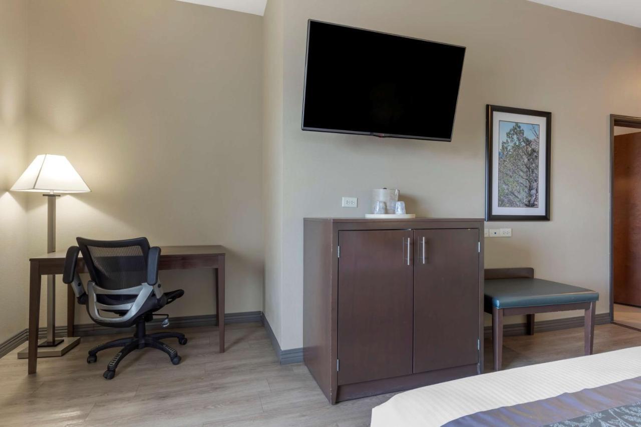 Best Western Plus Fort Stockton Hotel Bagian luar foto